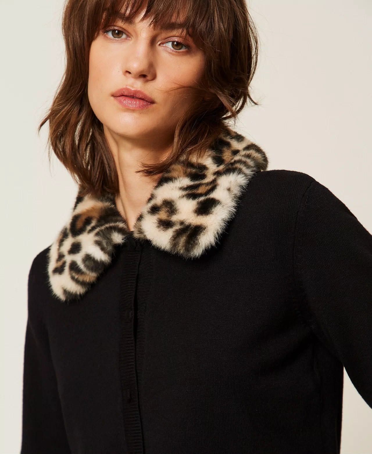 Giacca Twinset Actitude con colletto faux far e maglia donna
