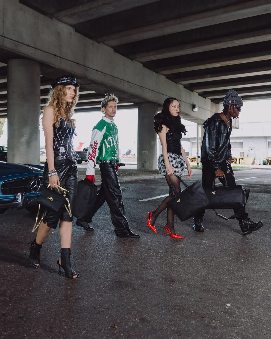 Borsa a spalla Sprayground "BLACKED OUT EMBOSSED GOLD SHARK HANDBAG"