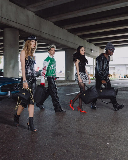 Borsa a spalla Sprayground "BLACKED OUT EMBOSSED GOLD SHARK HANDBAG"