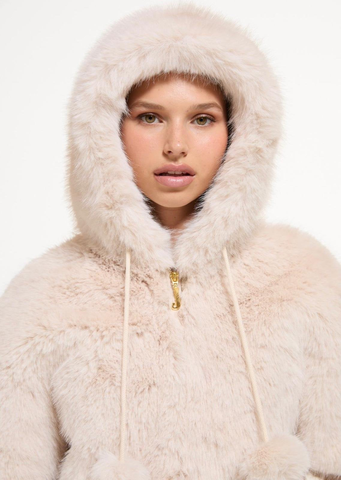 Eco pelliccia Juicy Couture con cappuccio e pompon