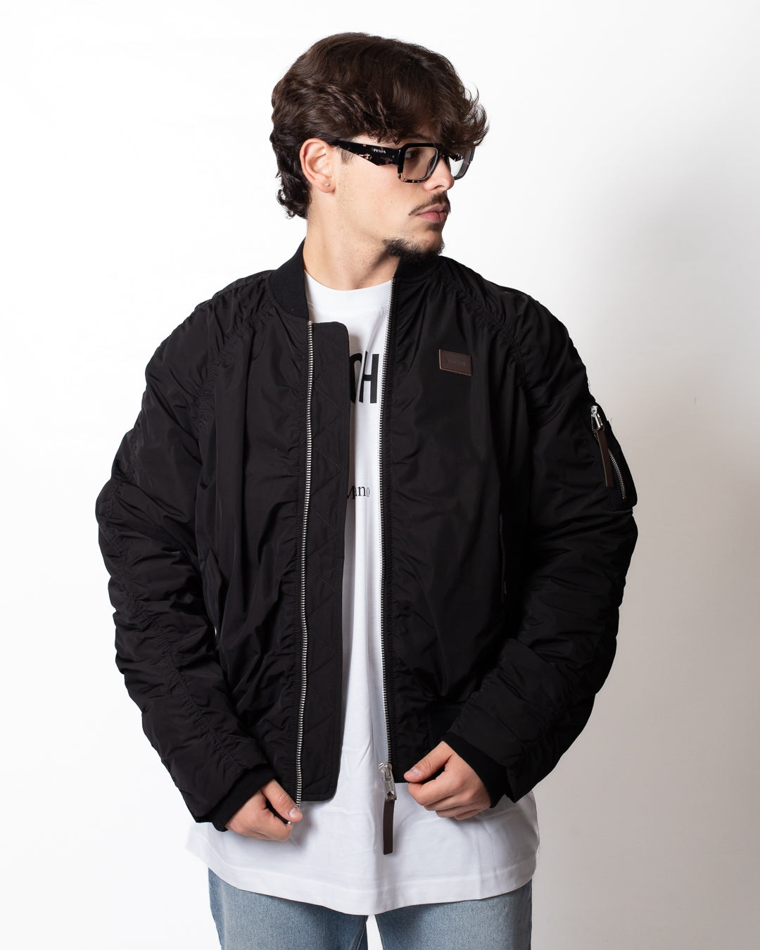 Giubbotto Moschino modello bomber con patch logata