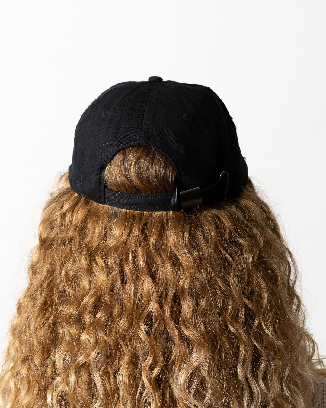 Cappello Gaelle con visiera e ricamo