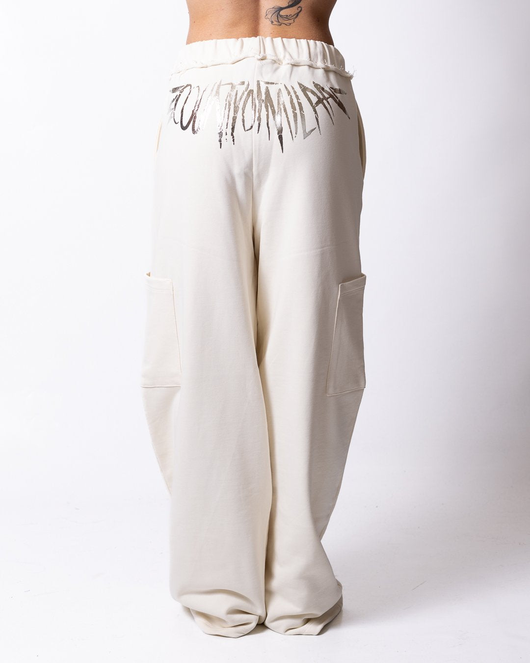 Pantalone County of Milan con grafica effetto metallizzato sul retro
