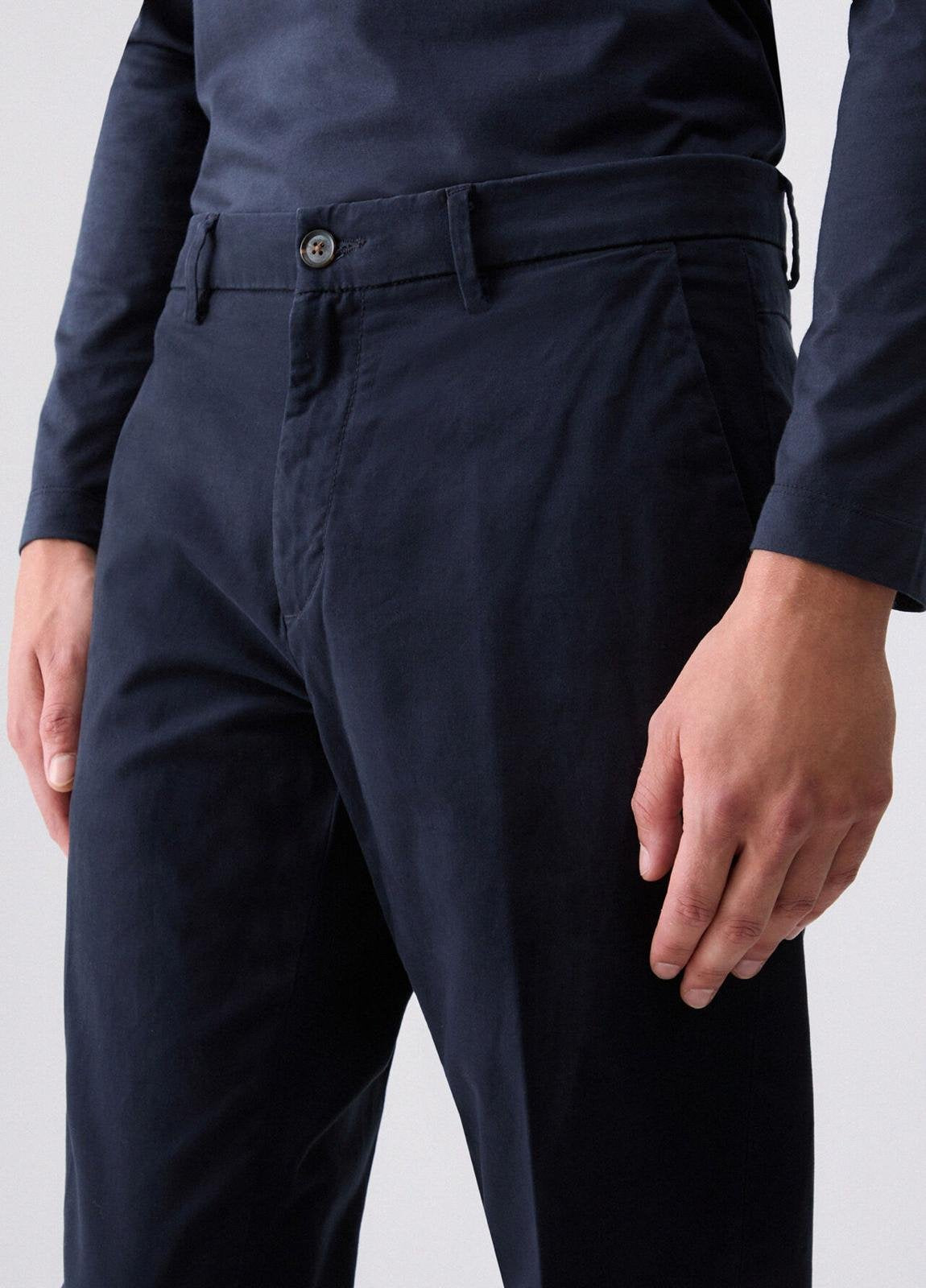 Pantalone Liu Jo "Chino" con logo metallico