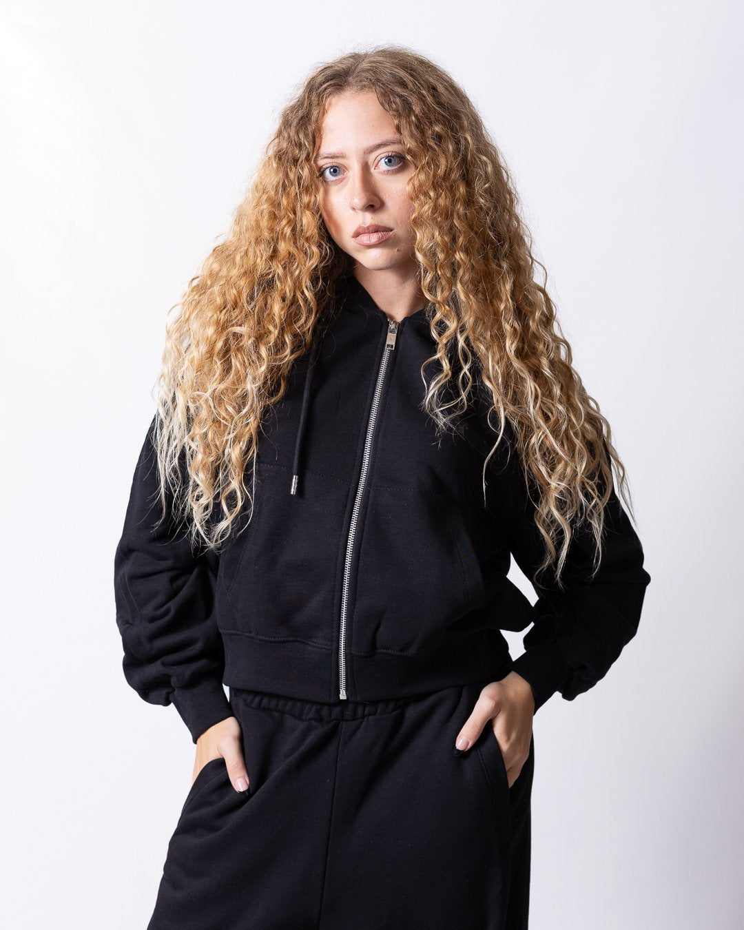 Felpa County of Milan full zip con cappuccio e grafica brillantinata sul retro