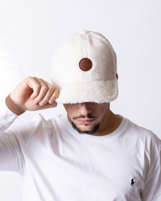 Cappello Colmar con visiera e logo in rilievo