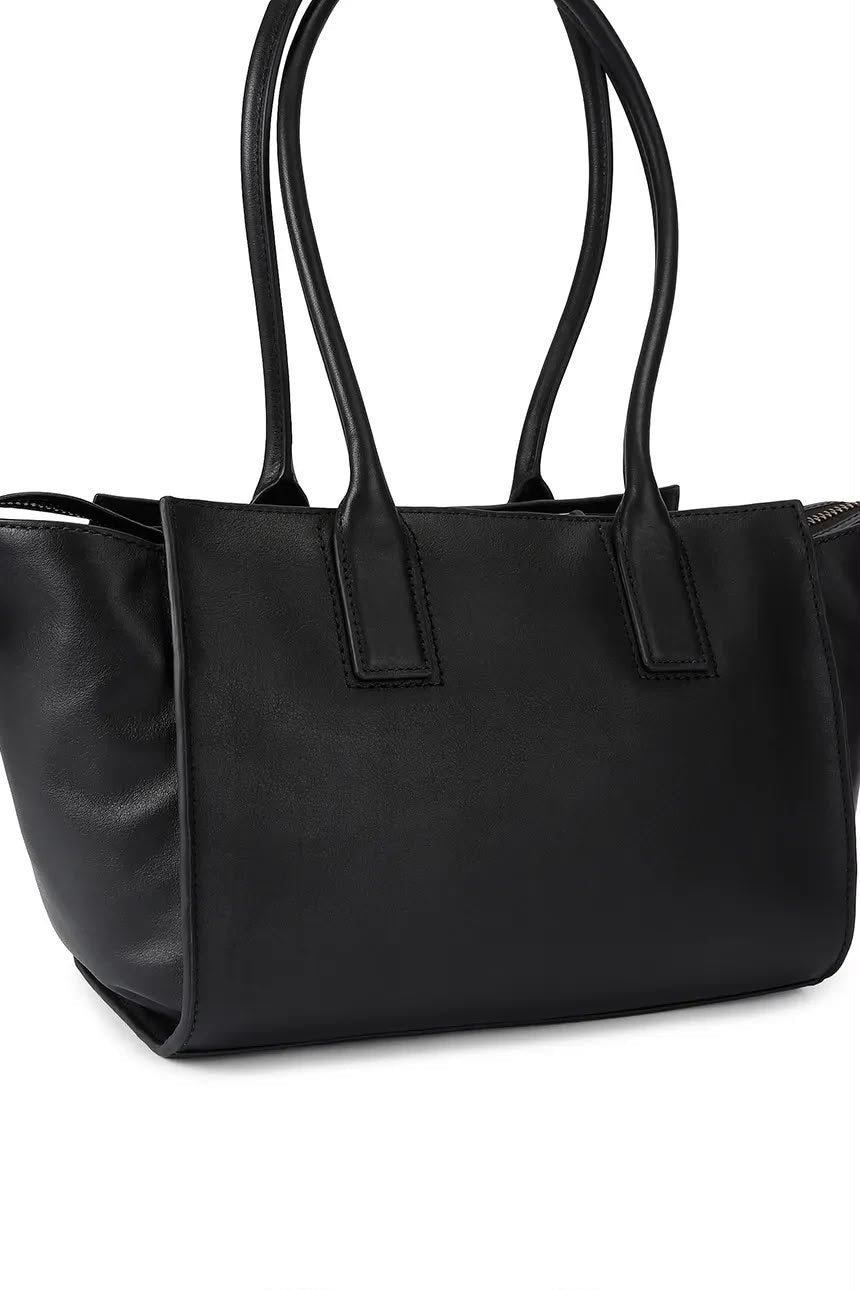 Borsa Kurt Geiger in pelle con accessori decorativi