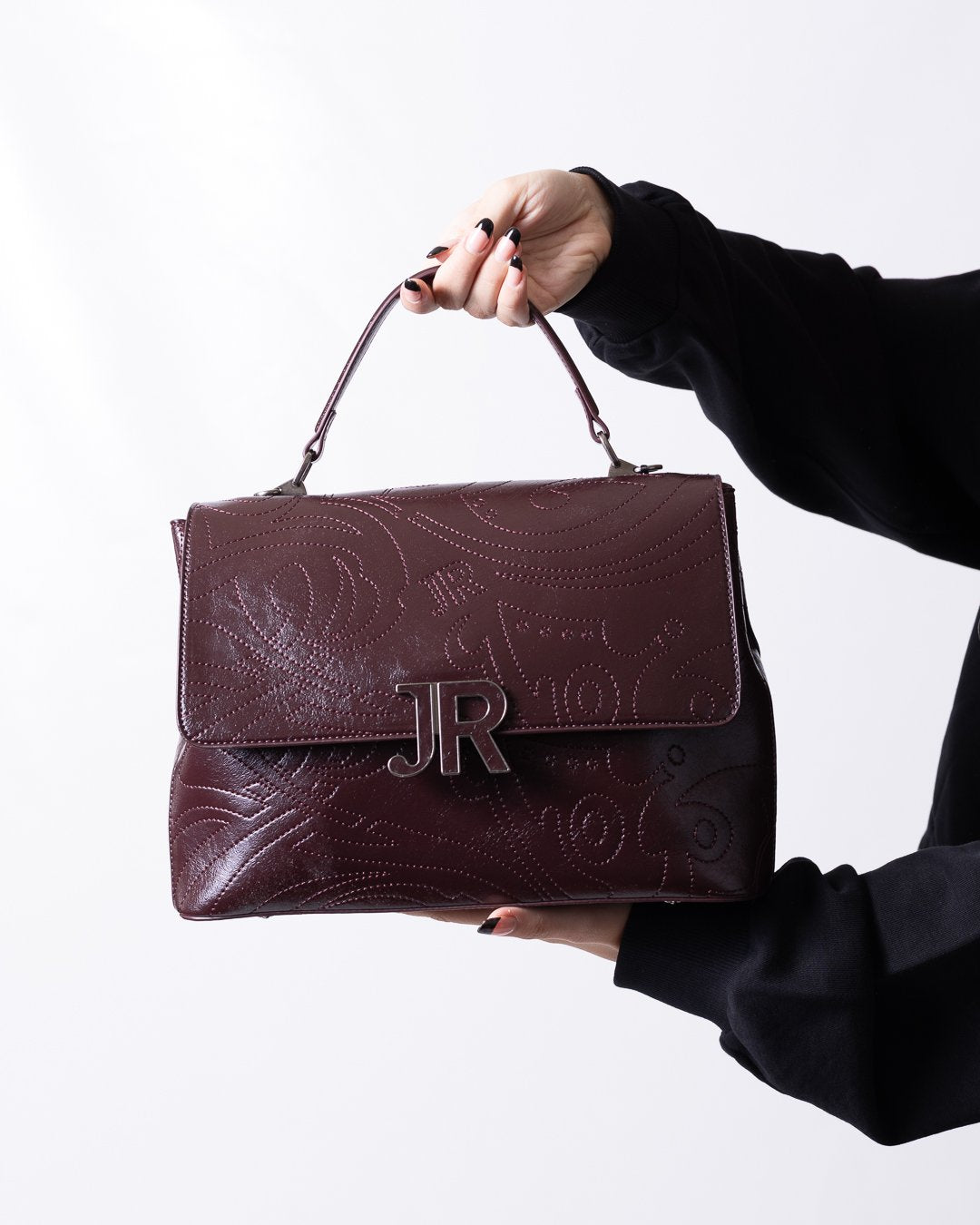 Borsa John Richmond con logo "JR" in pelle dalla finitura lucida e grafica in ricamo