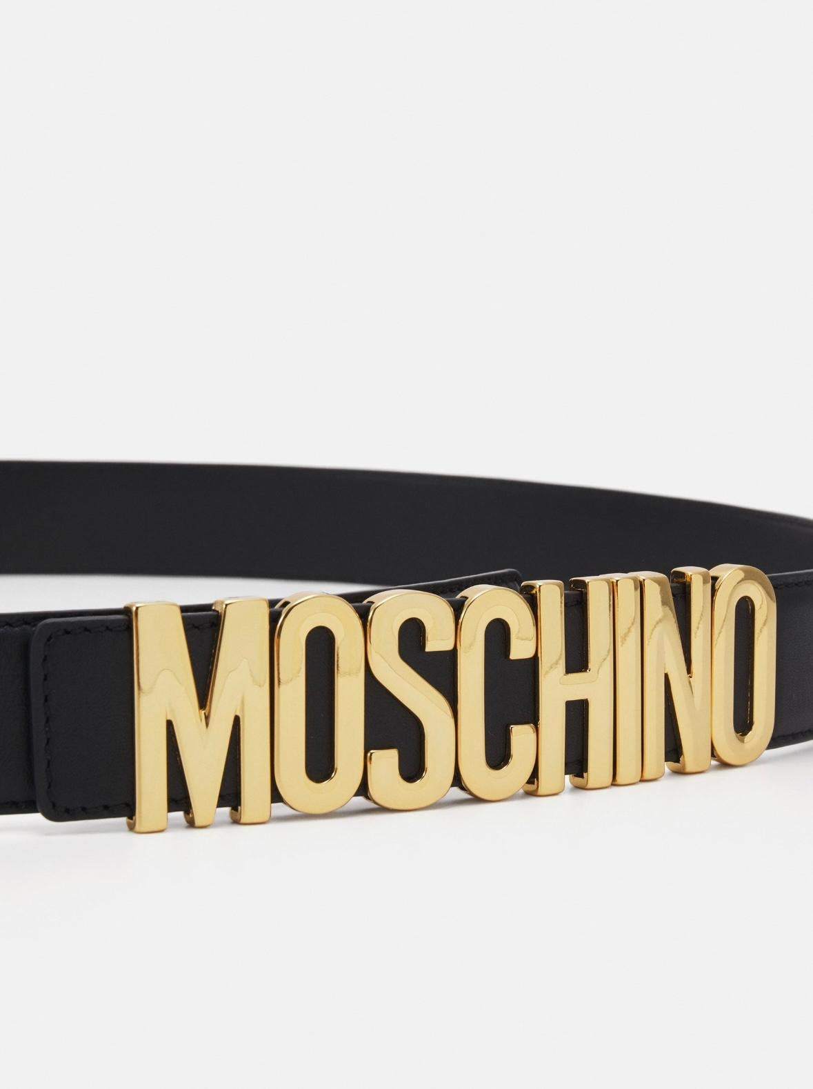 Cinta Moschino in pelle di vitello con placca logata