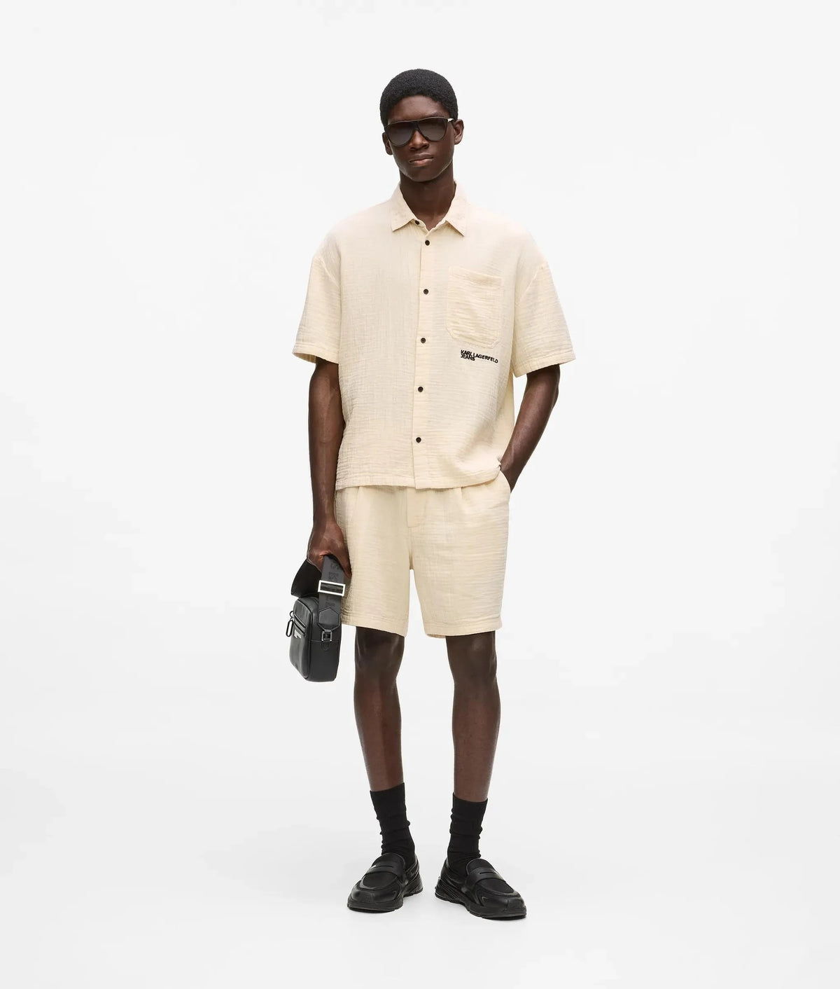 Bermuda Karl Lagerfeld Jeans effetto lino con ricamo uomo