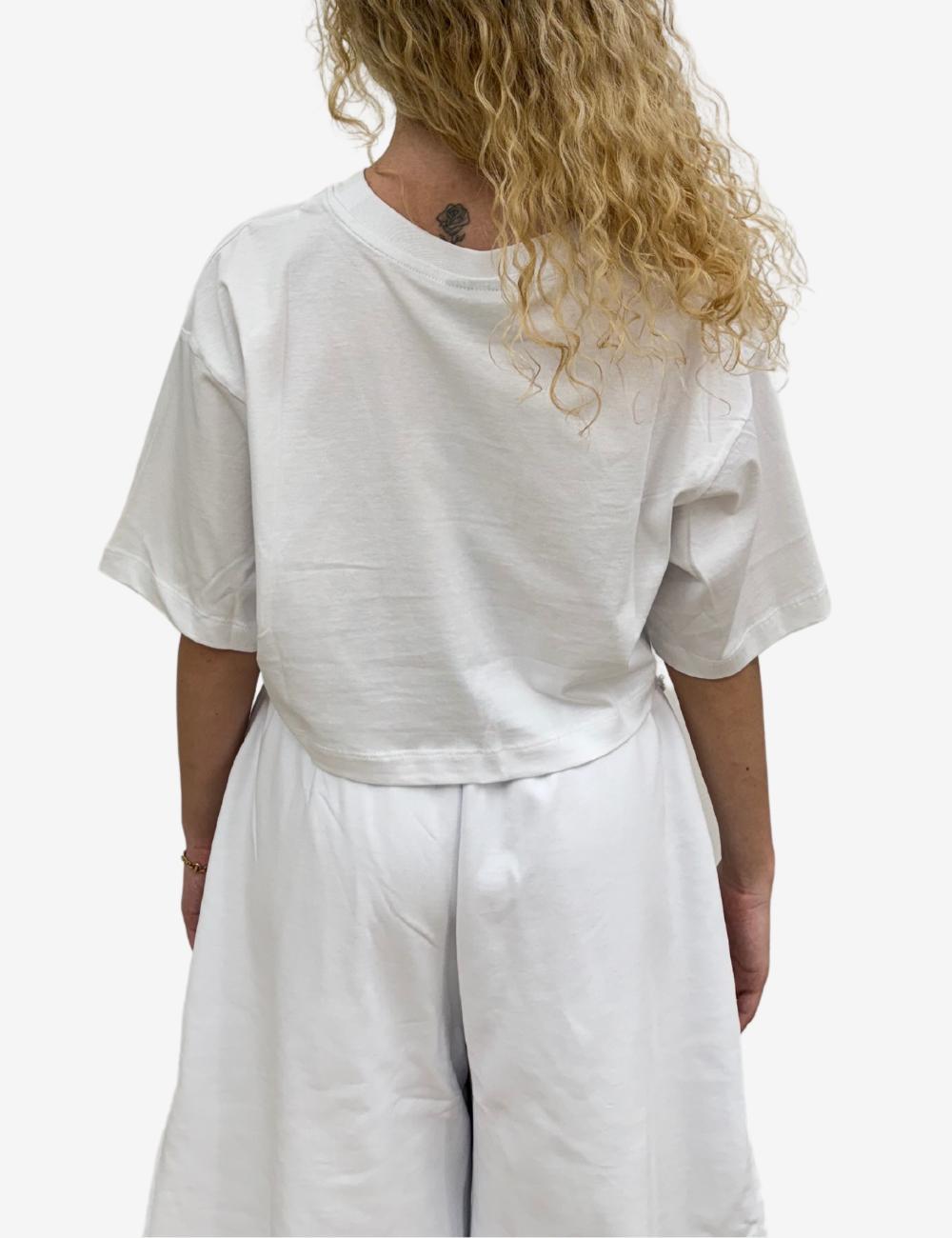 T-Shirt Comme Des Fuckdown cropped con etichetta logata donna