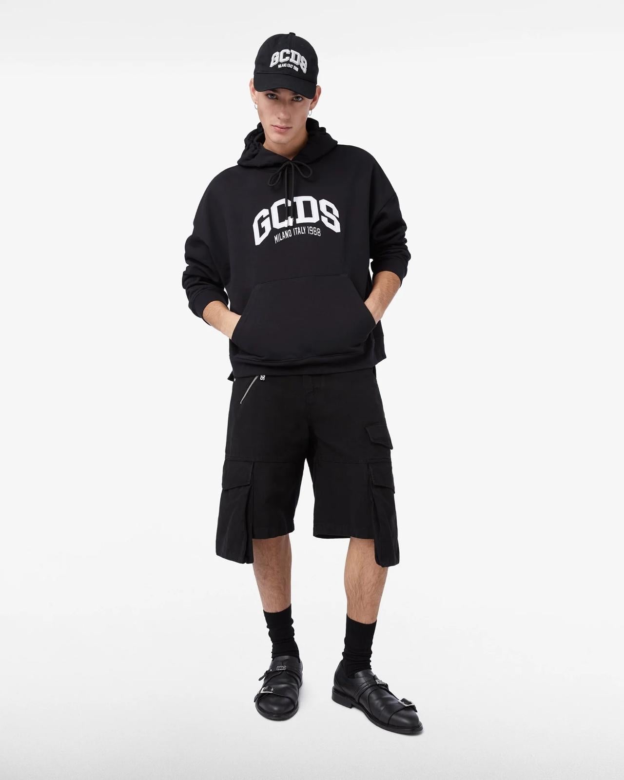 Felpa GCDS con cappuccio e logo ricamato uomo