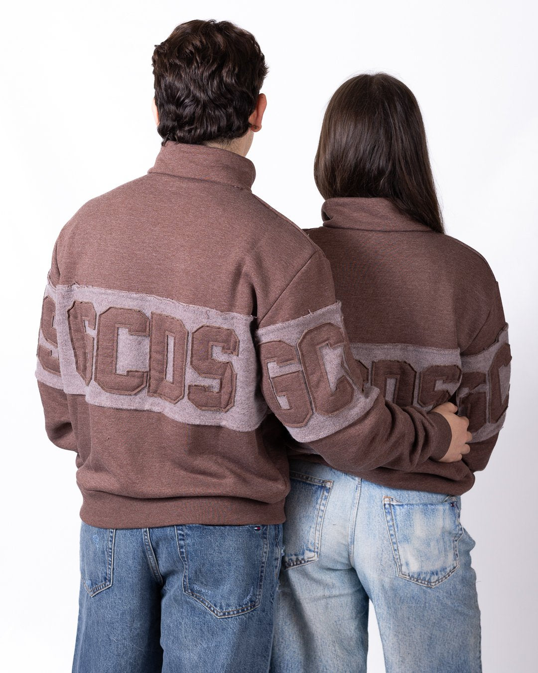 Felpa GCDS mezza zip con maxi logo a contrasto