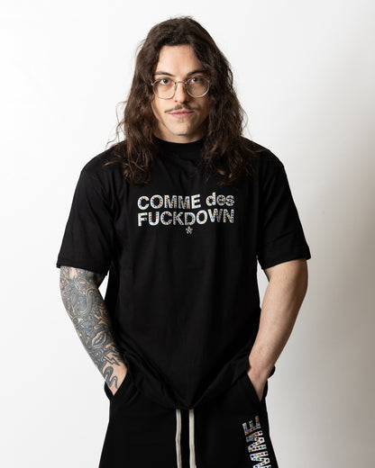 T-Shirt Comme des Fuckdown con borchie multicolor uomo