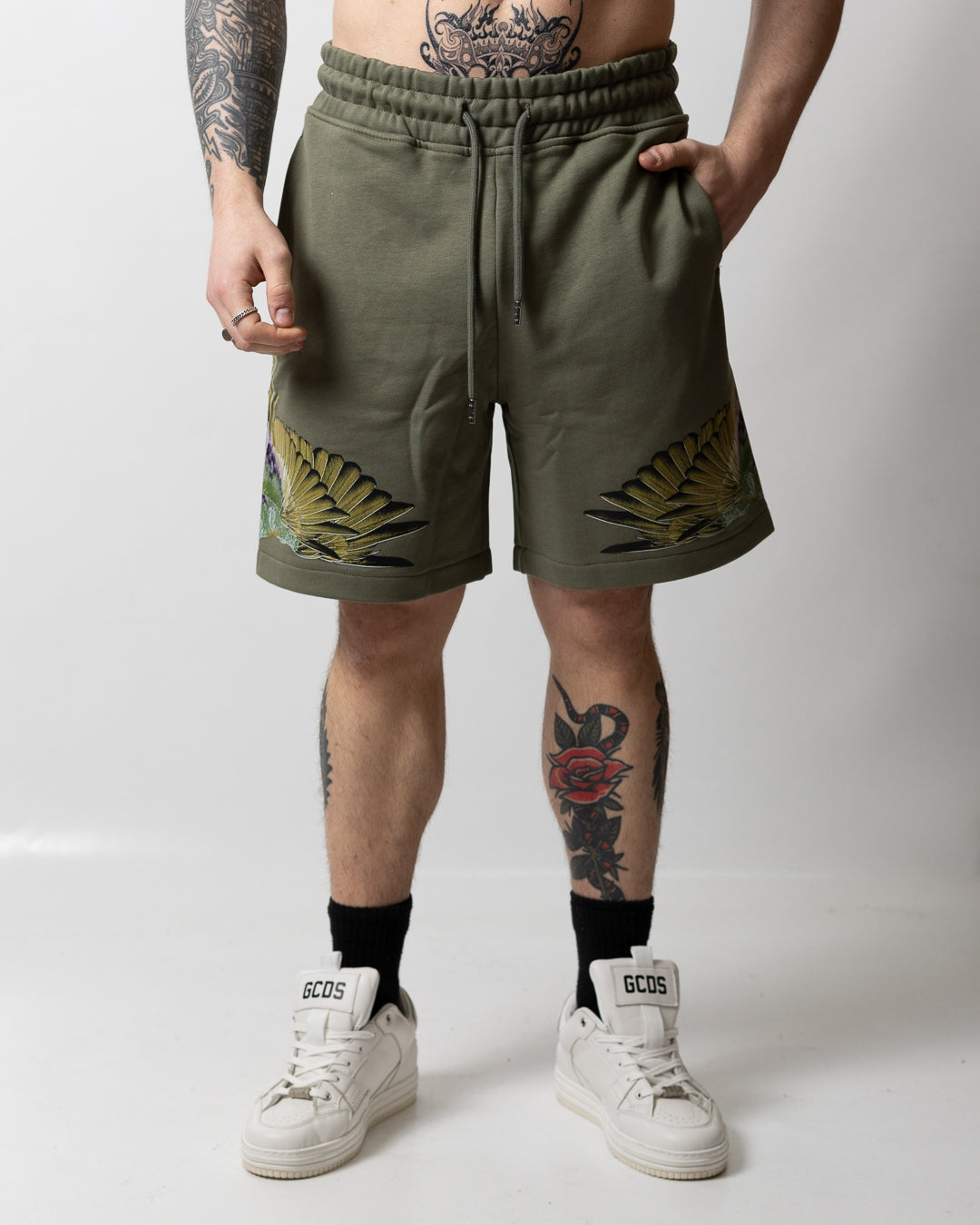 Bermuda Marcelo Burlon in felpa "Icon Wings Colorfull" uomo