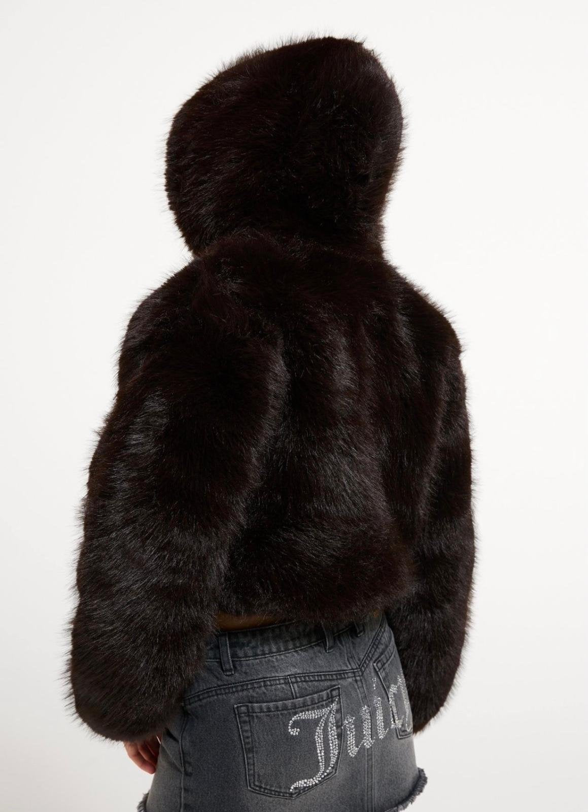 Eco pelliccia Juicy Couture con cappuccio e pompon
