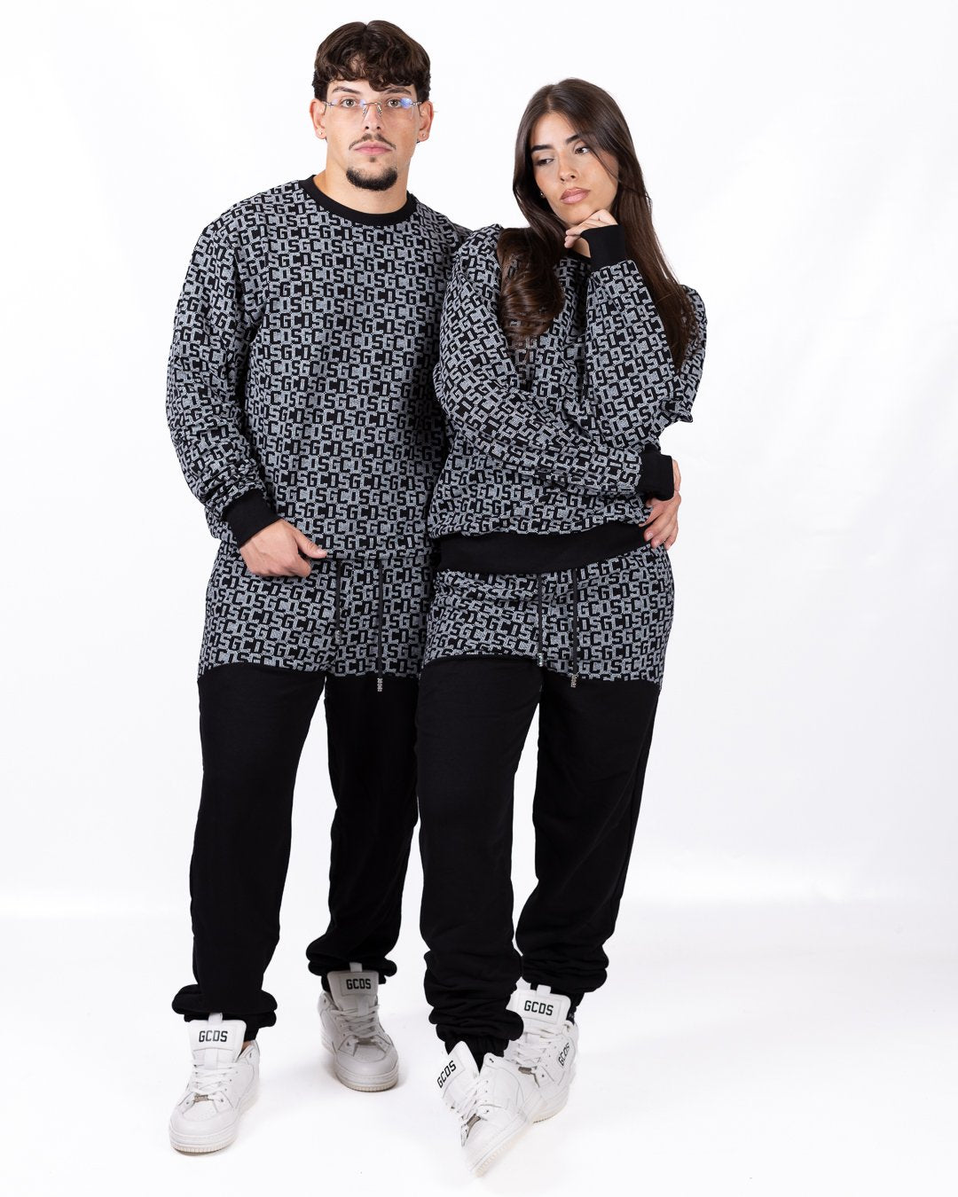 Felpa GCDS girocollo "Logo Monogram All-over"