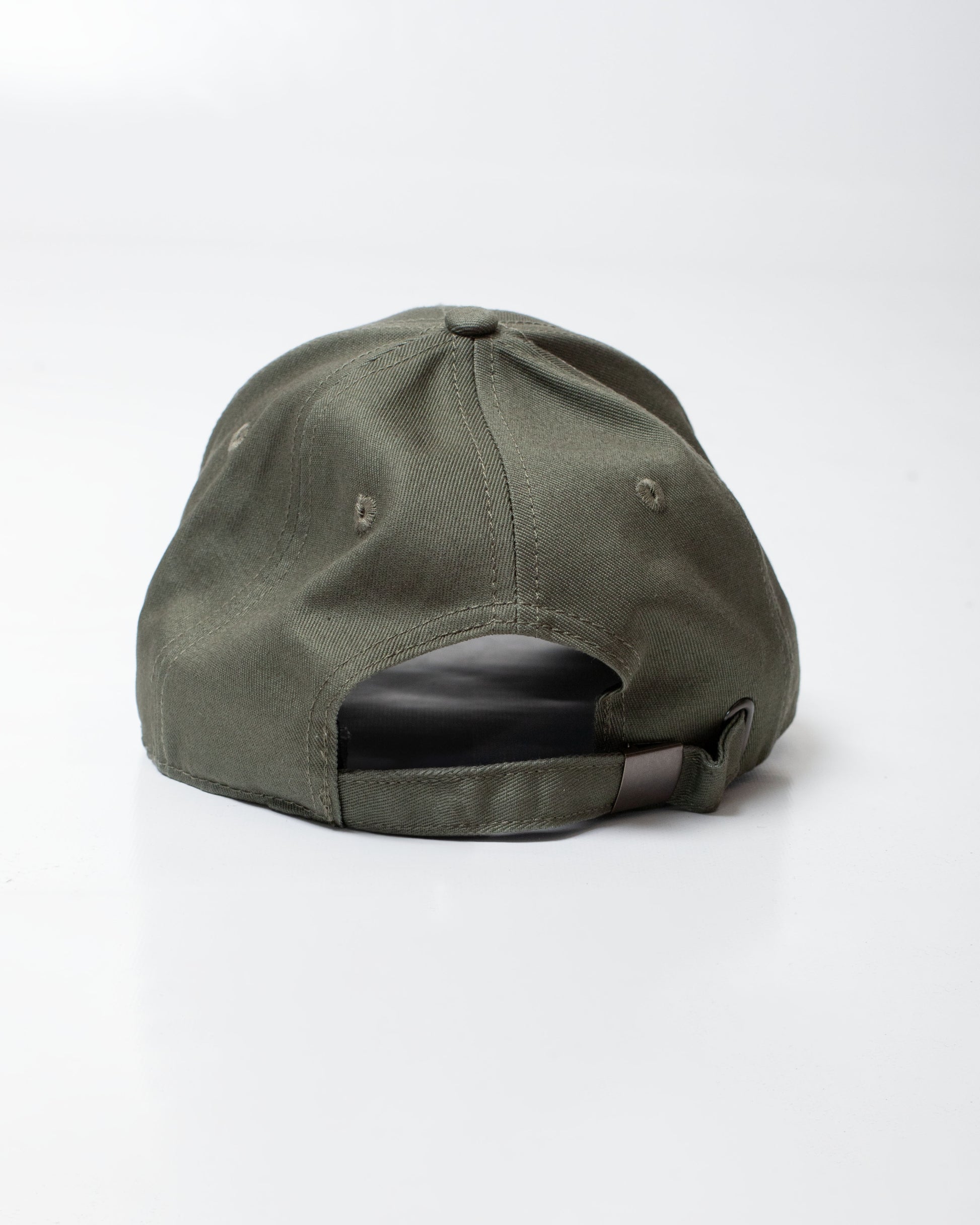 Cappello Comme des Fuckdown con logo ricamato