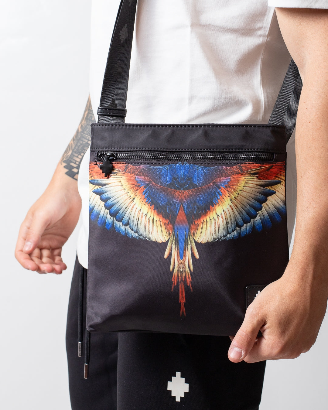 Tracolla Marcelo Burlon in nylon con logo wings colorfull