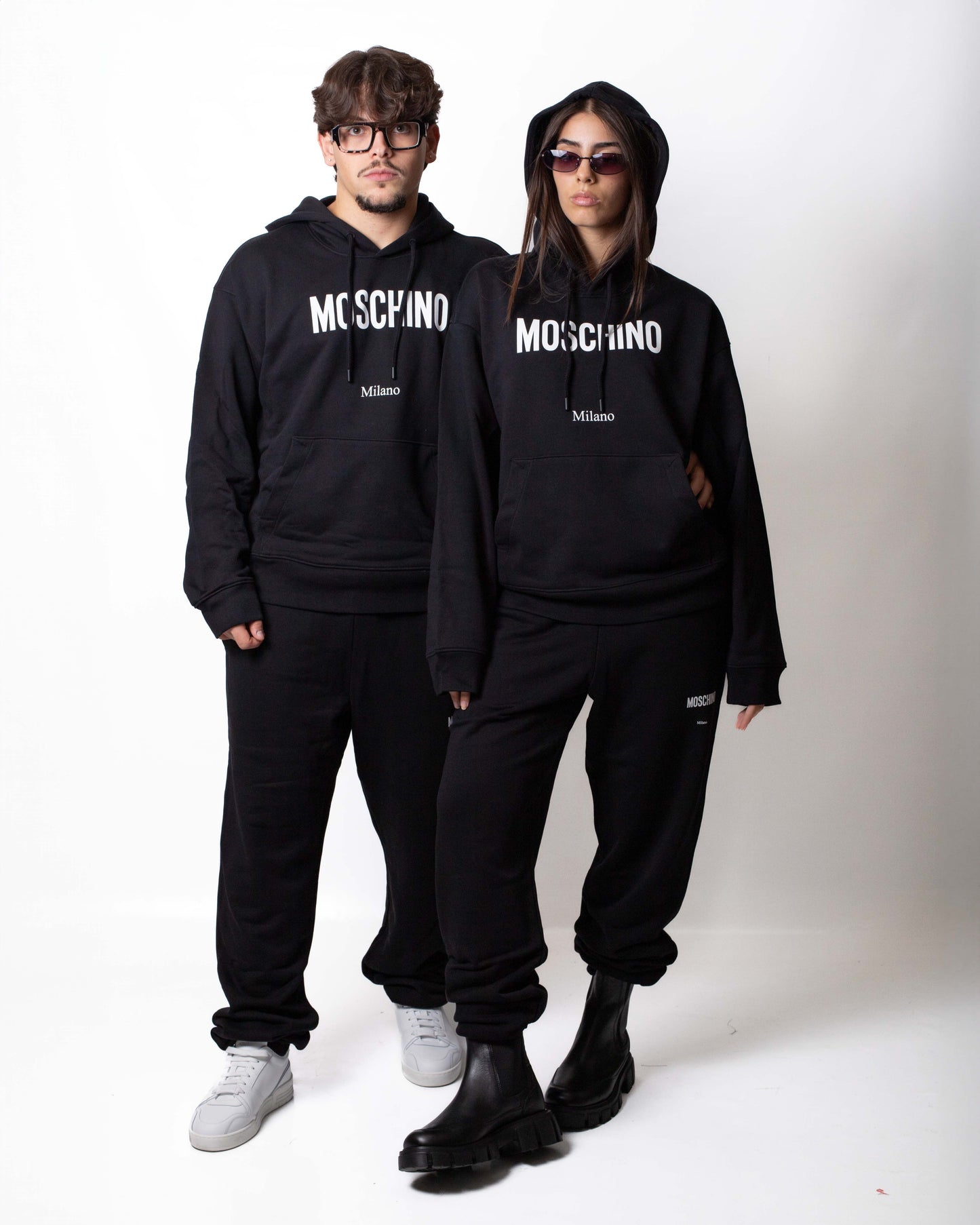 Felpa Moschino con cappuccio e logo basic