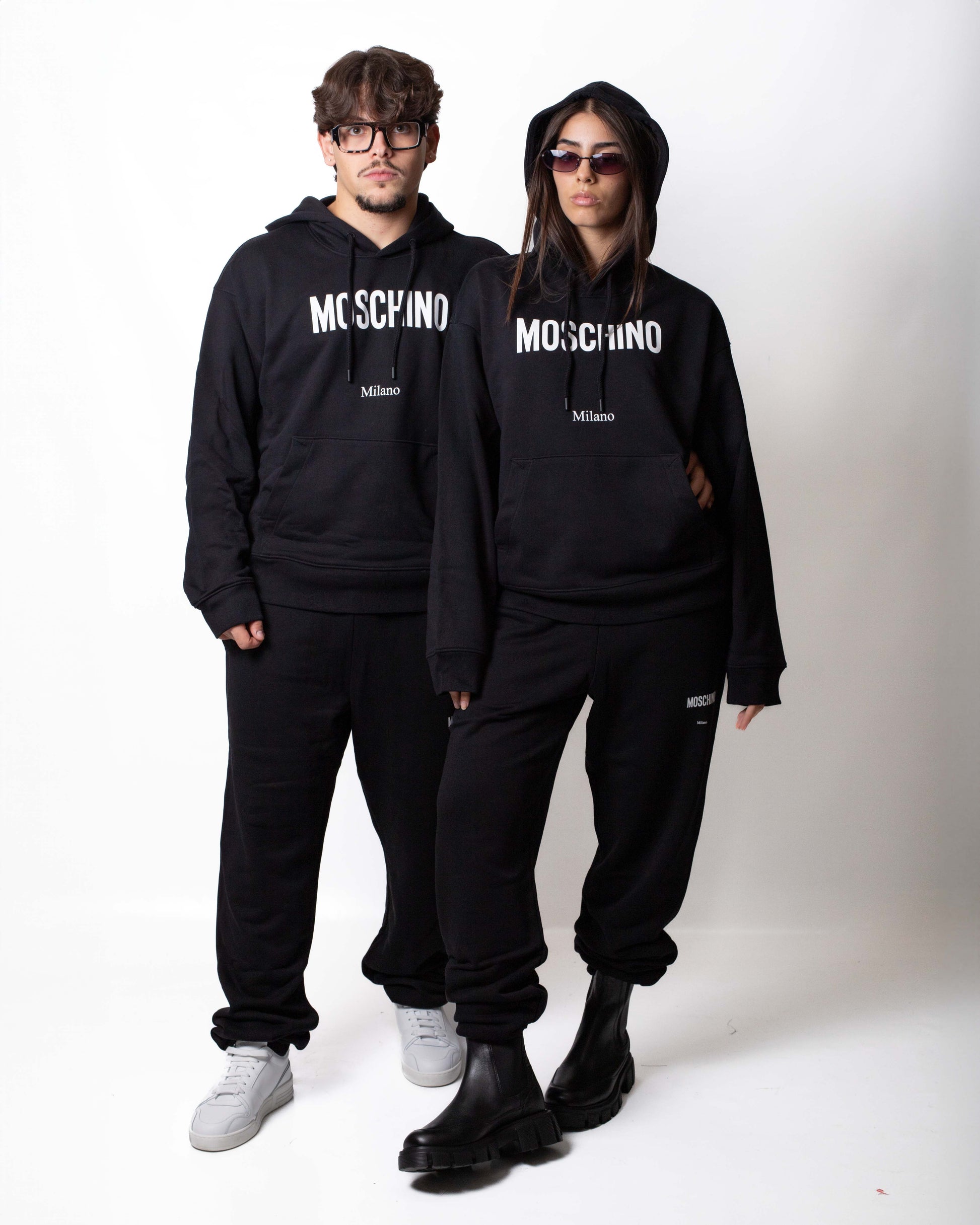 Felpa Moschino con cappuccio e logo basic