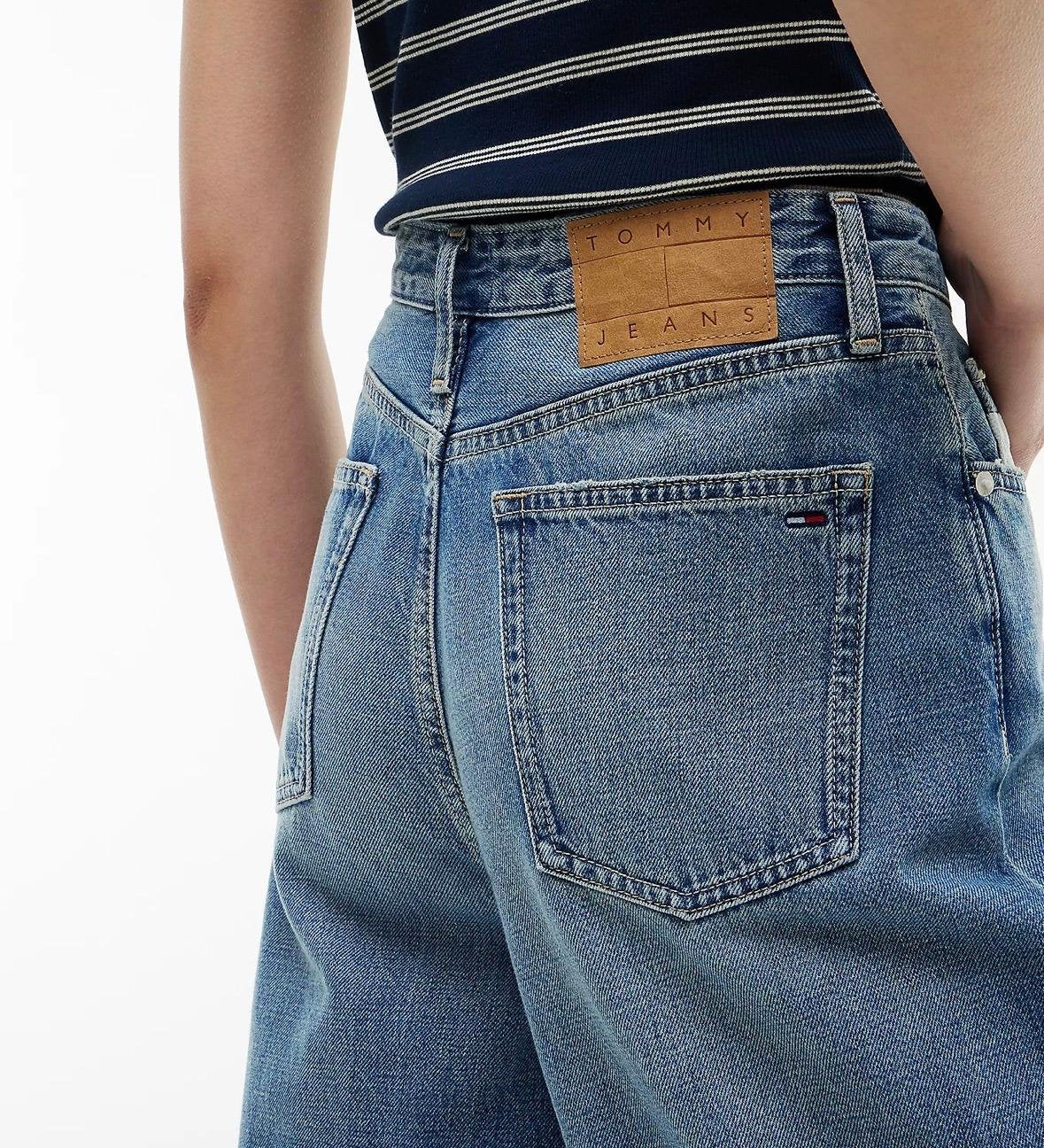 Jeans Tommy Jeans wide leg con bandiera e patch logo