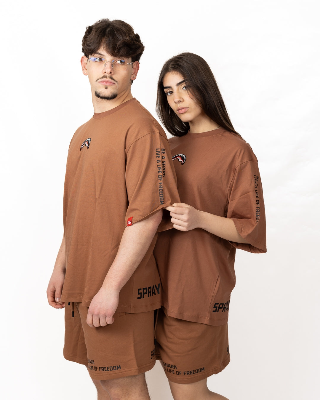 T-Shirt Sprayground "Be a shark brown"