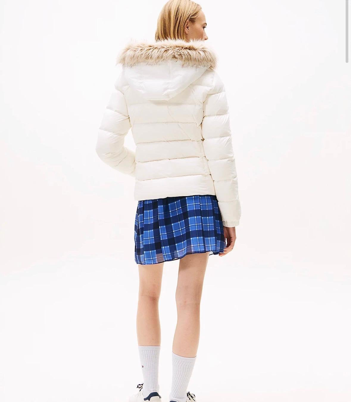 Giubbotto Tommy Jeans con ecopelliccia e cappuccio staccabile