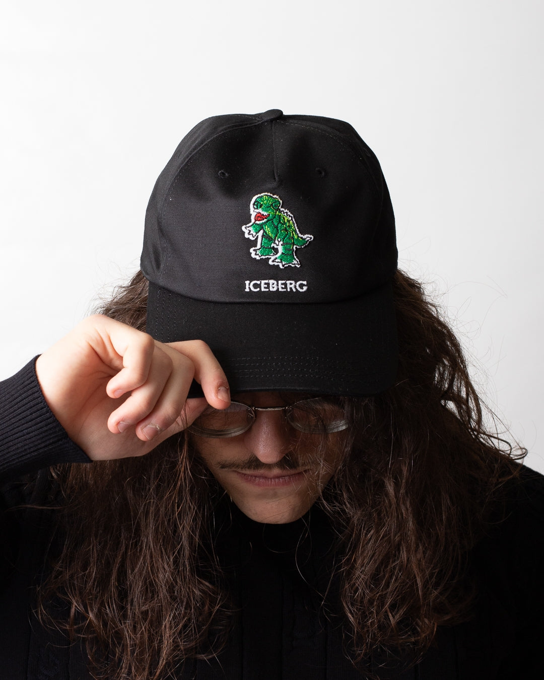 Cappello Iceberg con ricamo logato