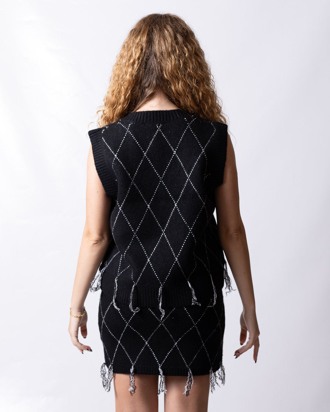 Gilet Richmond X in maglia con rombi "argyle" e dettaglio sfilacciato sul fondo