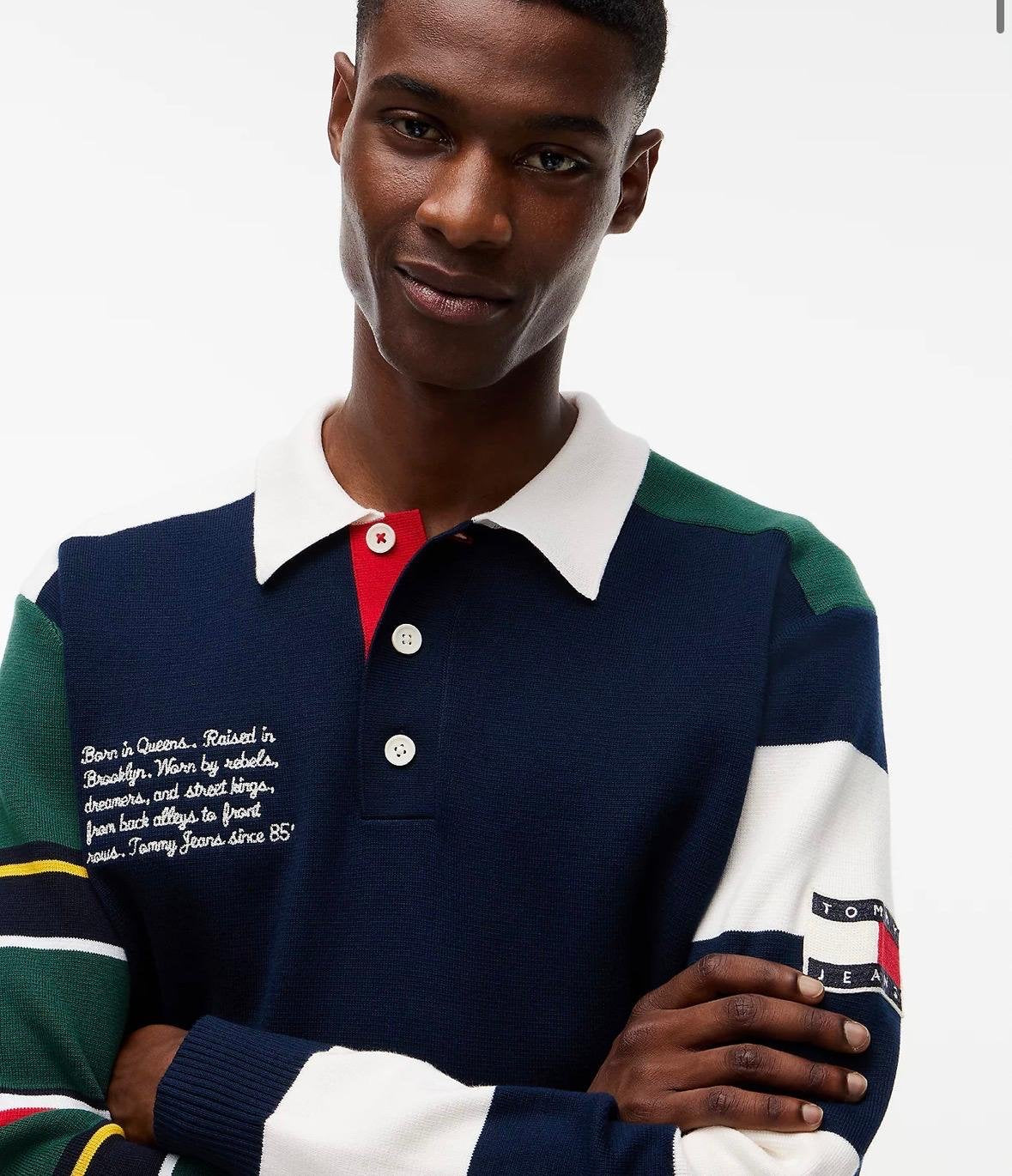 Maglia polo Tommy Jeans con patch logo e dettagli ricamati