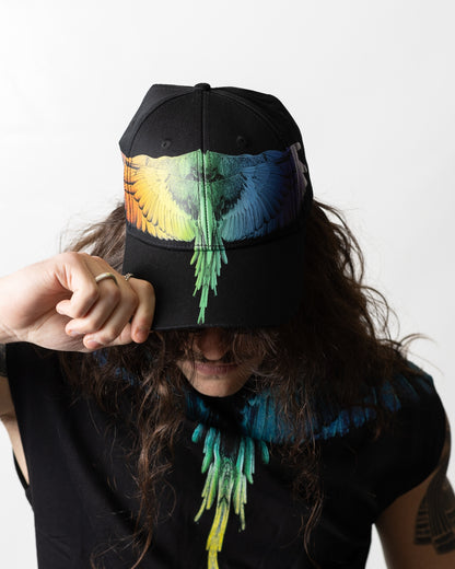 Cappello Marcelo Burlon con visiera "Icon Wings Rainbow"