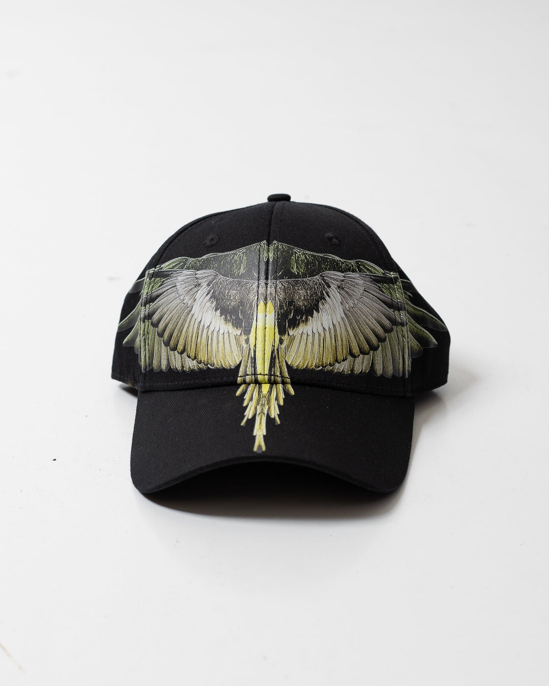 Cappello Marcelo Burlon con visiera "Icon Wings Yellow"