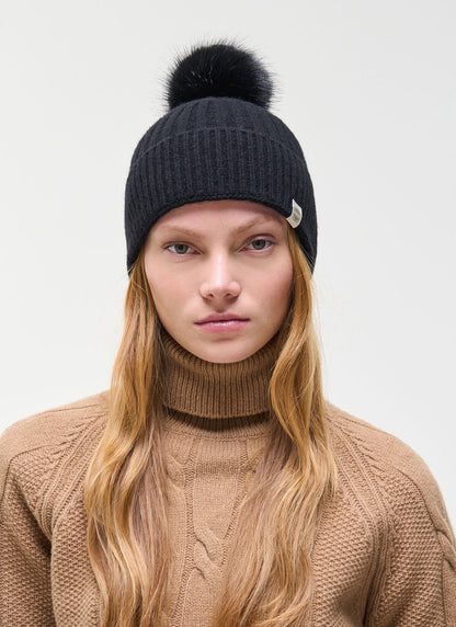 Cappello Colmar in lana logo patch e pompon