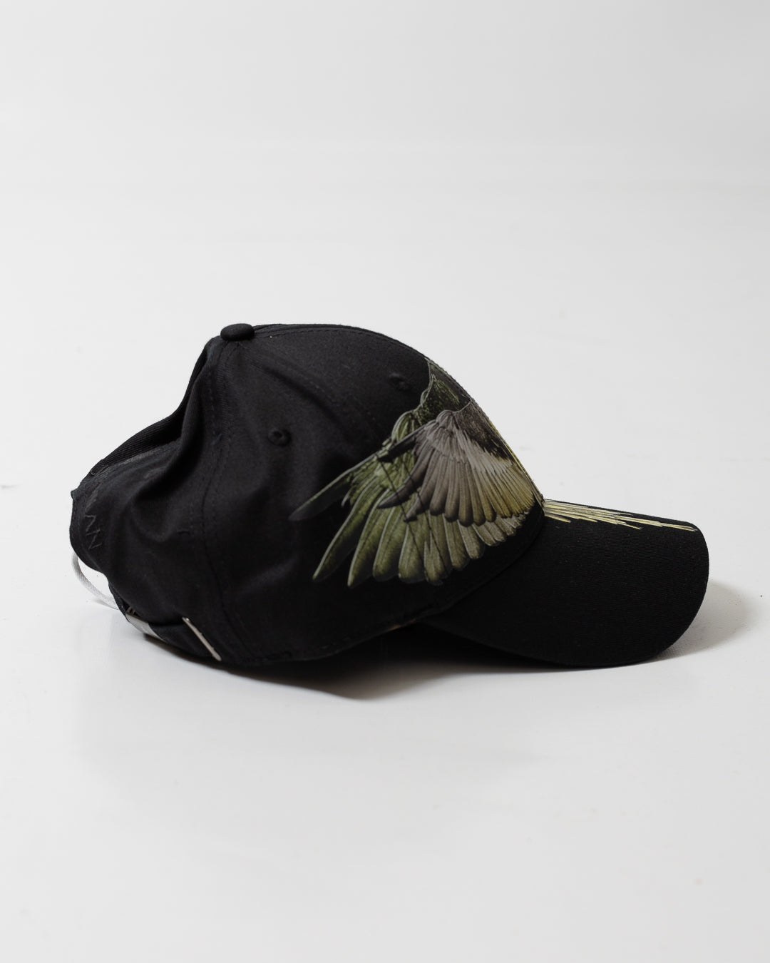 Cappello Marcelo Burlon con visiera "Icon Wings Yellow"