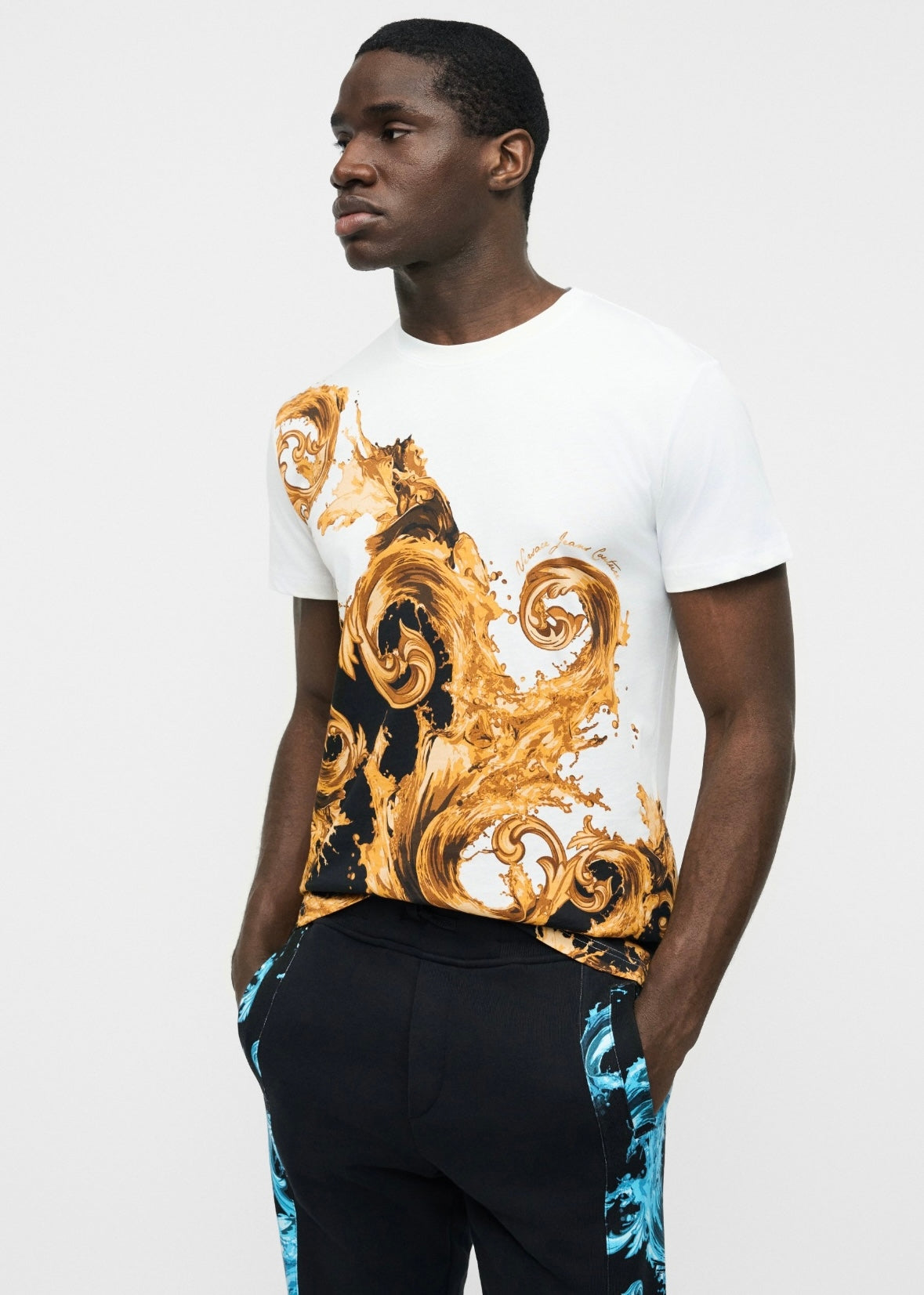 T-Shirt Versace Jeans Couture regular "Wave Baroque" uomo