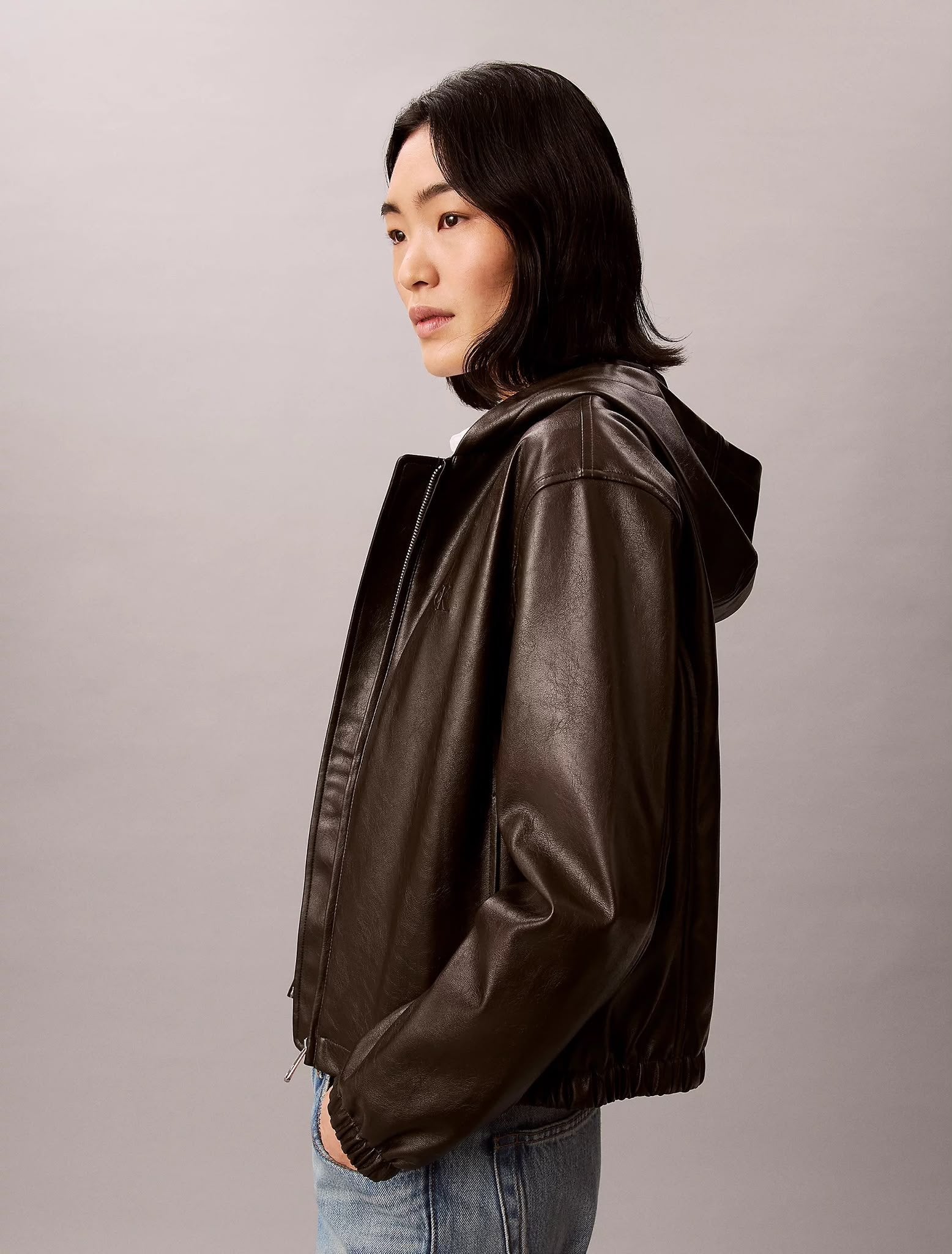 Giubbotto Calvin Klein in ecopelle con cappuccio donna