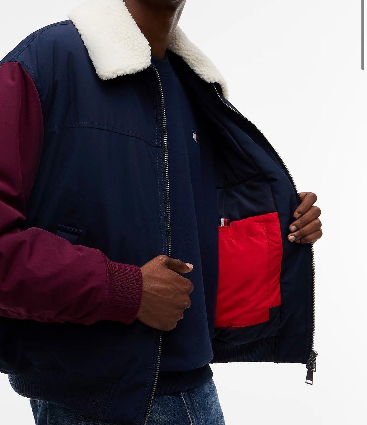 Giubbotto Tommy Jeans da aviatore relaxed fit imbottito con patch logo