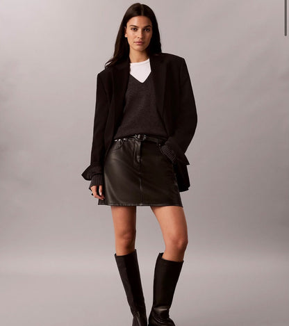 Gonna Calvin Klein Jeans in ecopelle con logo patch
