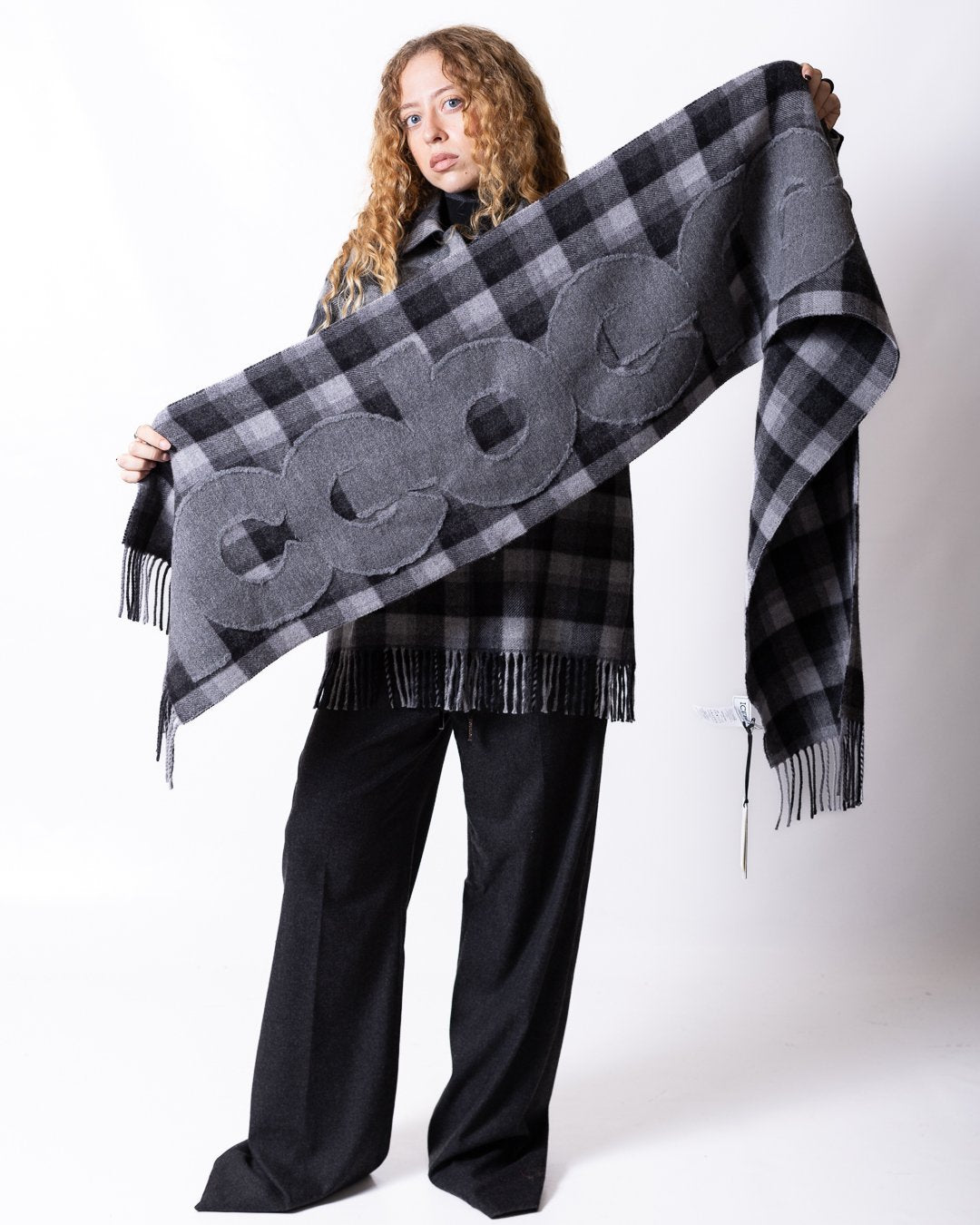Sciarpa Iceberg in lana motivo tartan con frange e logo