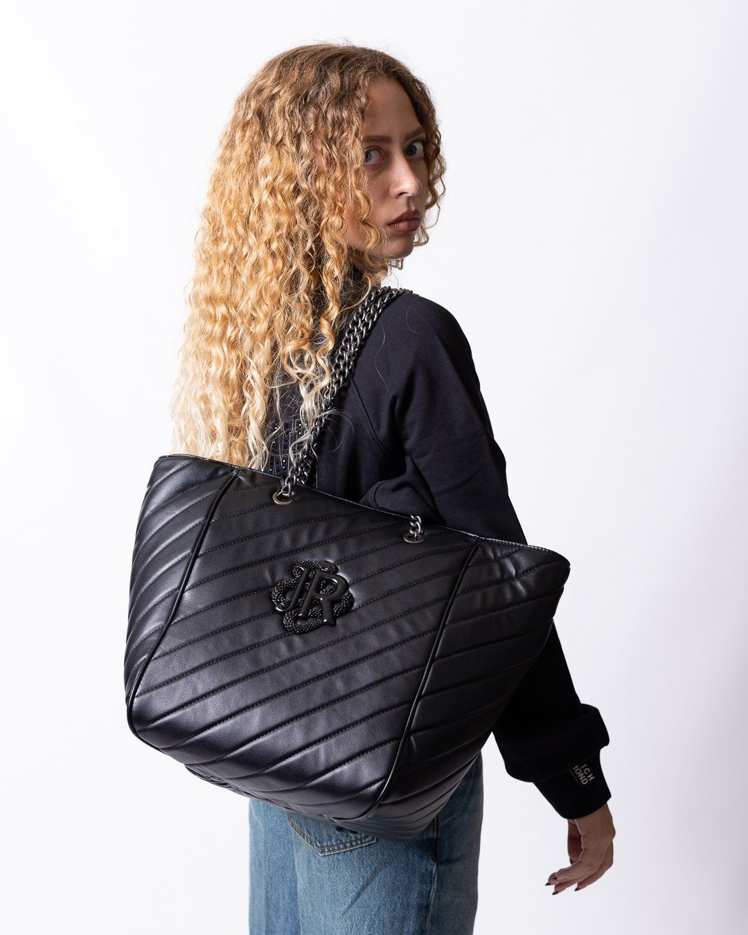 Borsa John Richmond con logo "JR" dalla finitura opaca