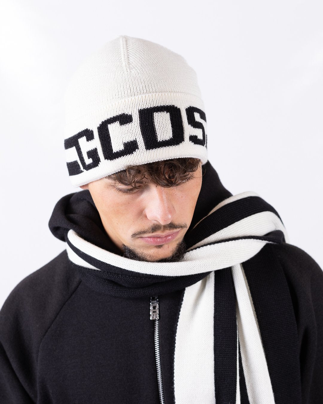 Cappello GCDS in lana con logo frontale