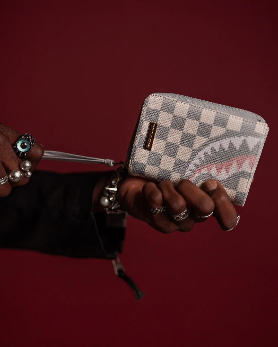 Portafoglio Sprayground bianco Knit sharks in paris in cream zip-out wallet