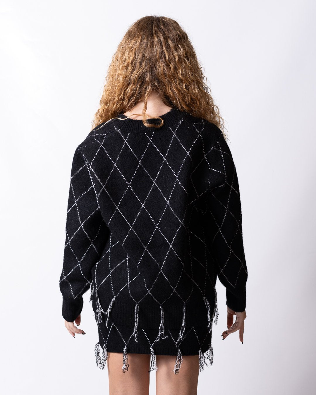 Cardigan Richmond X in maglia con rombi "argyle" e dettaglio sfilacciato sul fondo