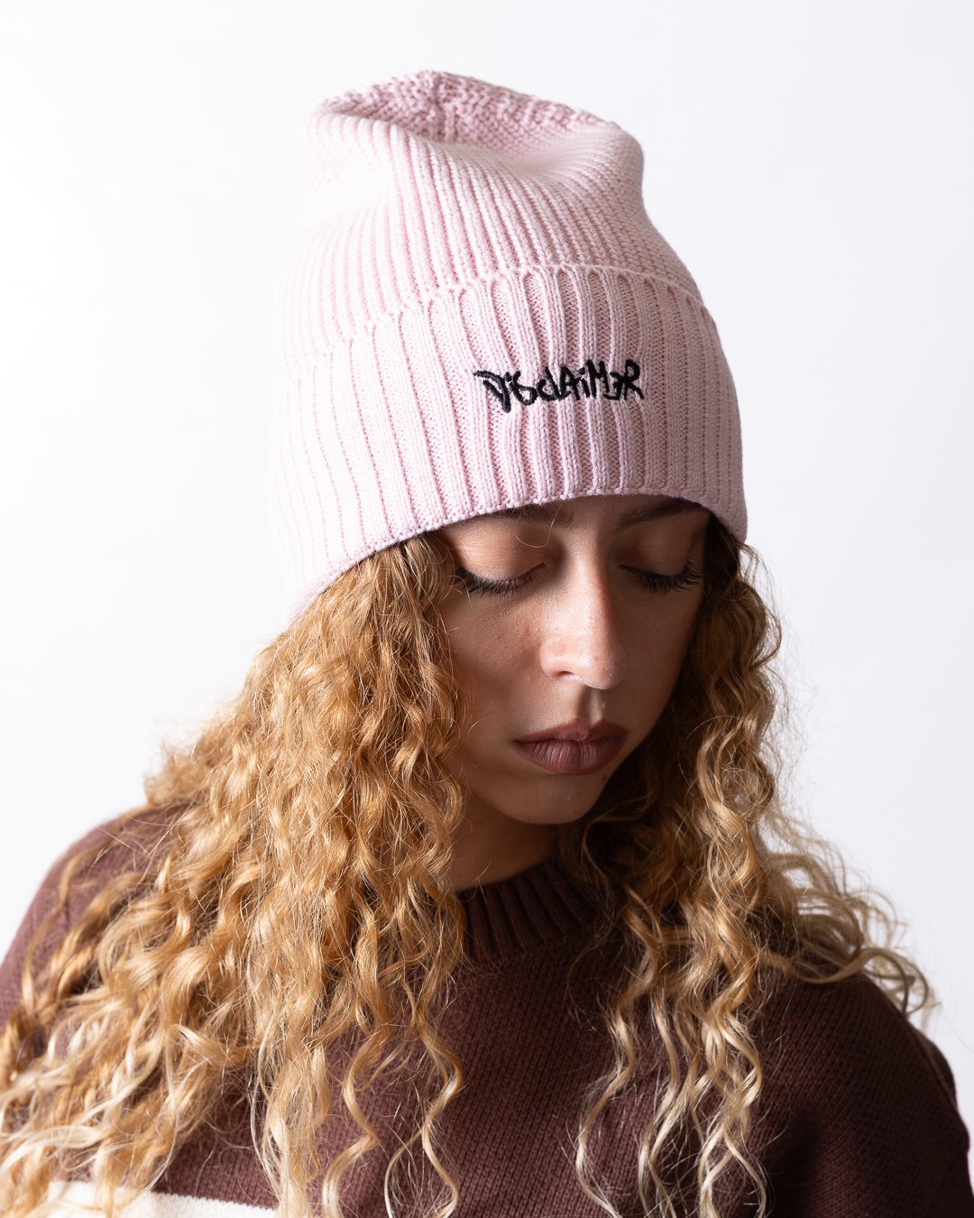 Cappello Disclaimer con risvolto e logo ricamato